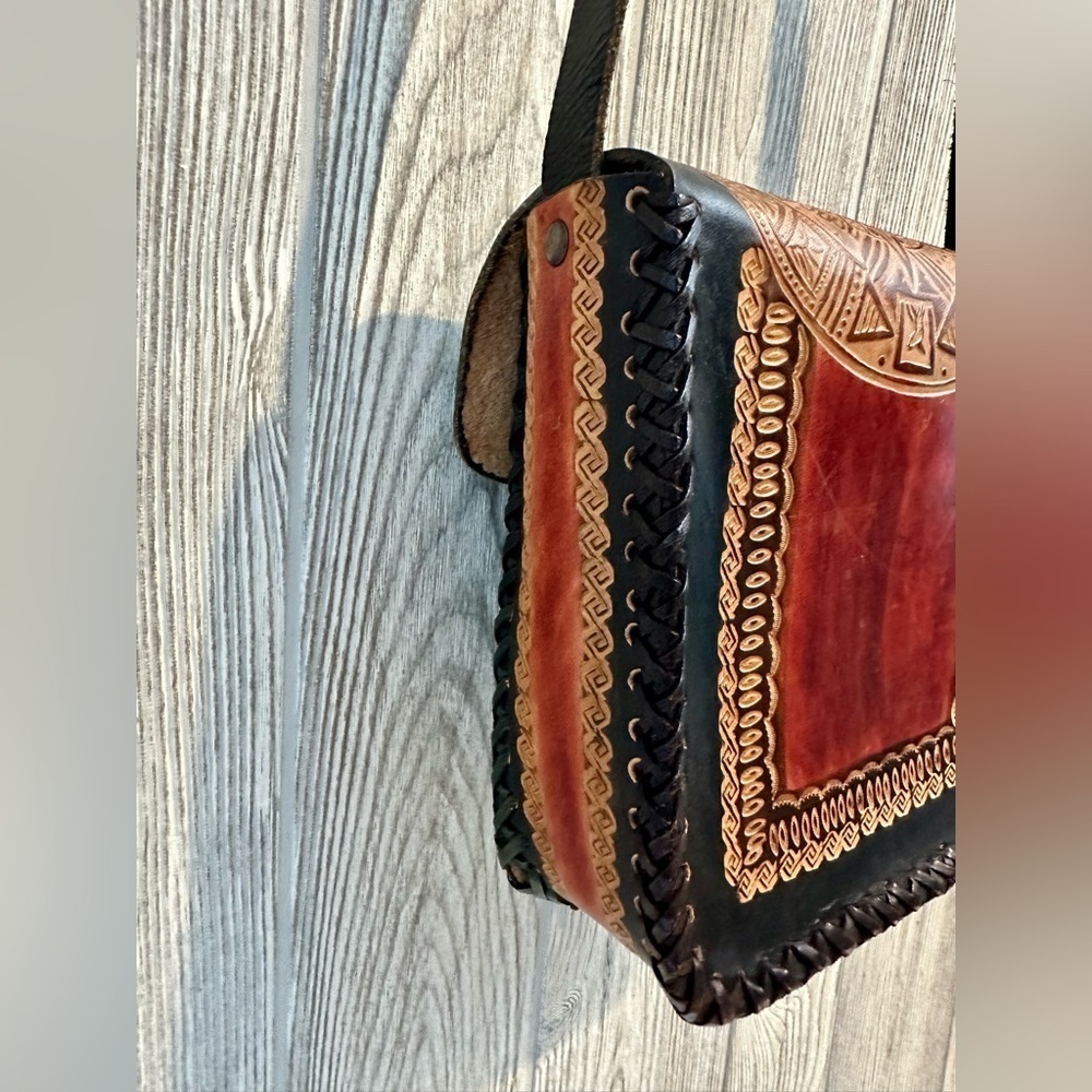 VINTAGE HAND TOOLED LEATHER Purse Bag Mexico Crossbody Adjustable Brown Boho - Picture 9 of 16